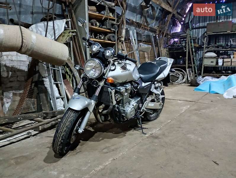Спортбайк Honda CB 1300