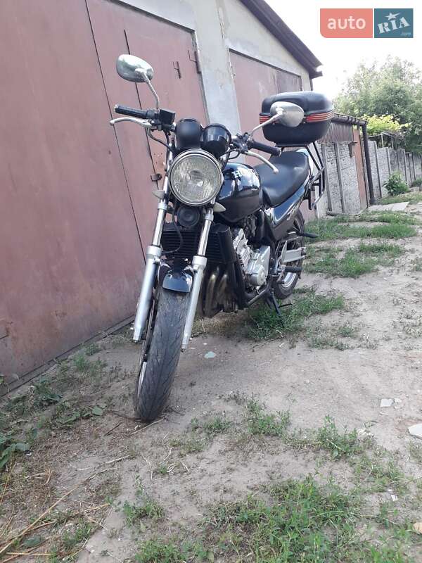 Спортбайк Honda CB 250F Hornet