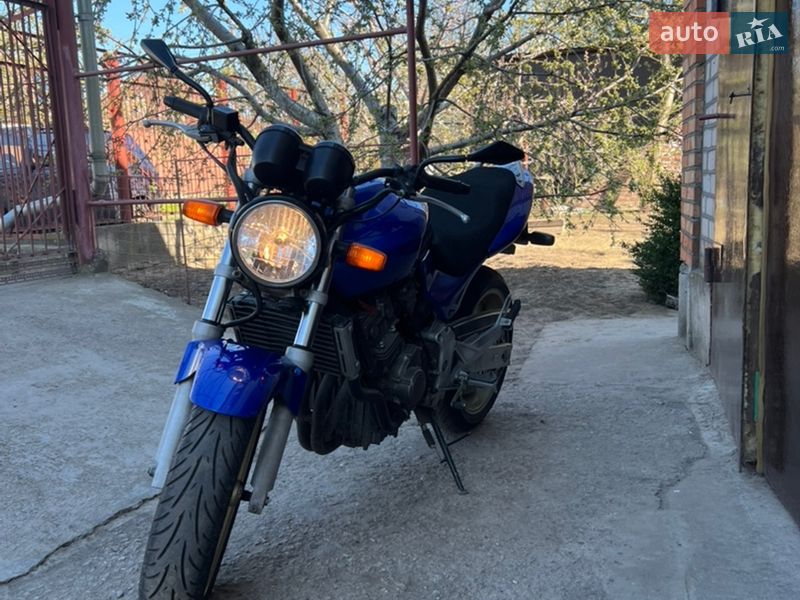 Honda CB 250F Hornet