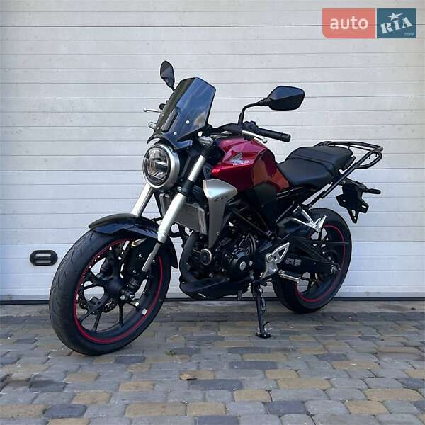 Мотоцикл Спорт-туризм Honda CB 250R