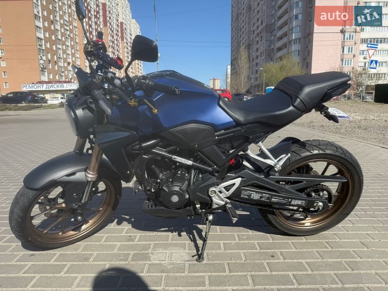 Мотоцикл Без обтікачів (Naked bike) Honda CB 300F