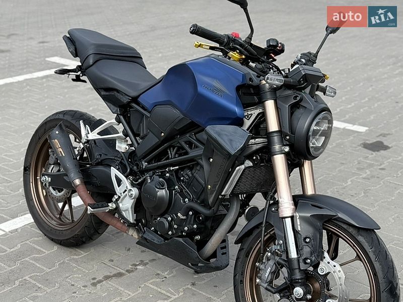 Honda CB 300F