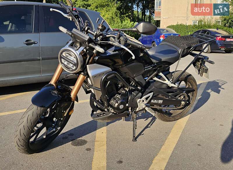 Мотоцикл Без обтекателей (Naked bike) Honda CB 300R