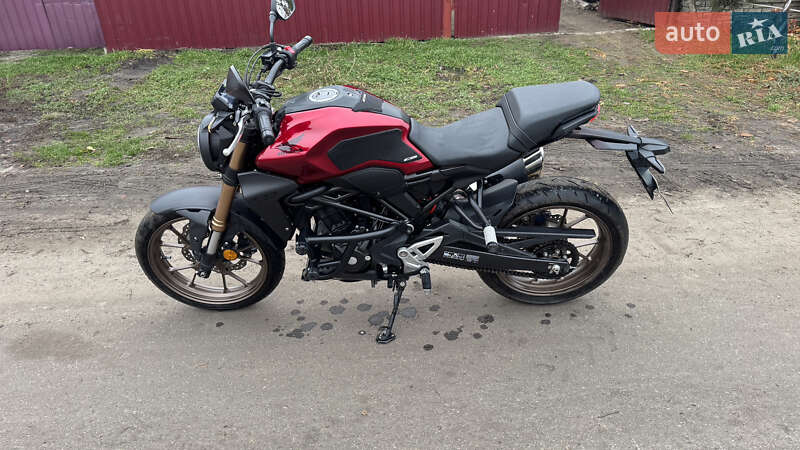 Мотоцикл Классик Honda CB 300R