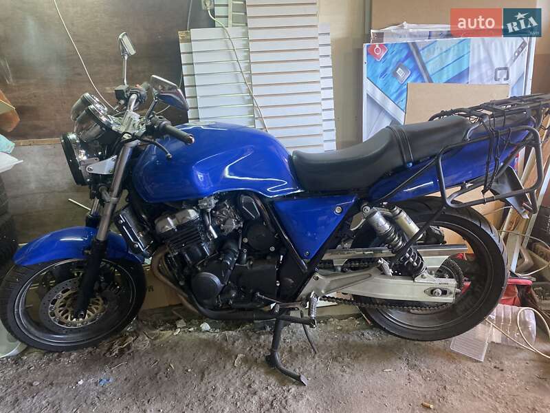 Мотоцикл Без обтекателей (Naked bike) Honda CB 400SF