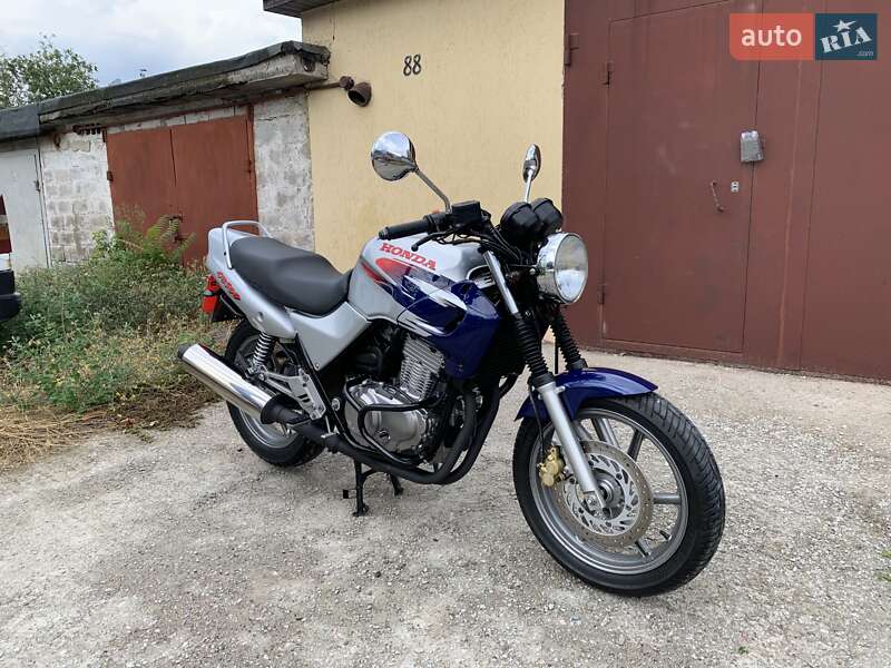 Honda CB 500