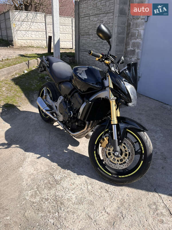 Мотоцикл Без обтікачів (Naked bike) Honda CB 600F Hornet