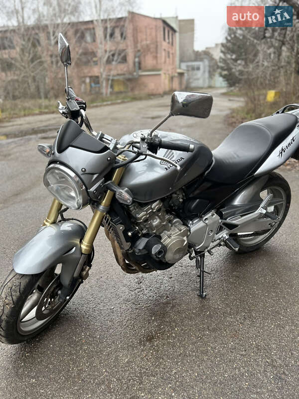 Мотоцикл Классик Honda CB 600F Hornet