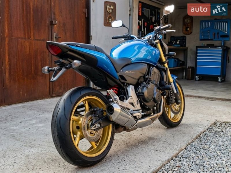 Мотоцикл Классик Honda CB 600F Hornet