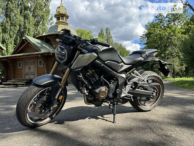 Мотоцикл Без обтекателей (Naked bike) Honda CB 650R