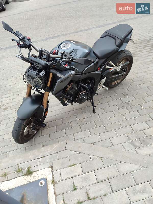 Спортбайк Honda CB 650R