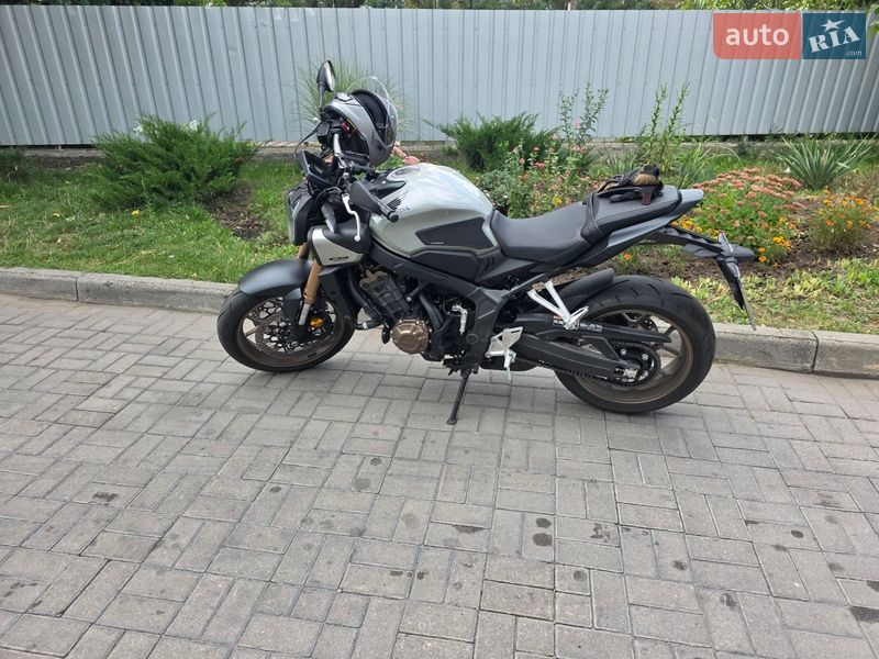 Мотоцикл Без обтекателей (Naked bike) Honda CB 650R