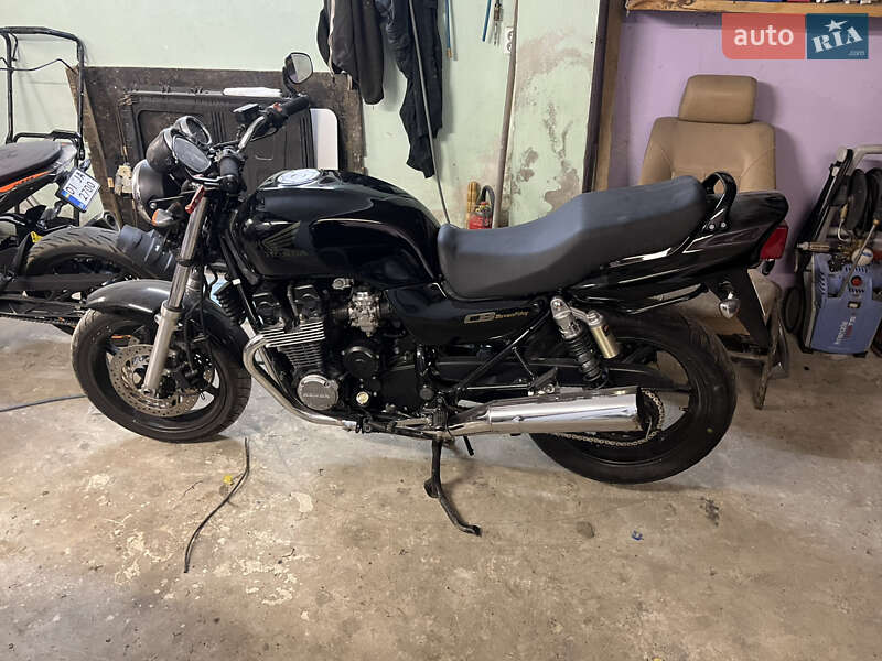 Мотоцикл Без обтекателей (Naked bike) Honda CB 750