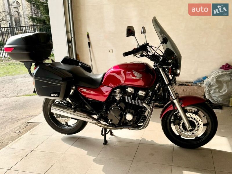 Мотоцикл Многоцелевой (All-round) Honda CB 750