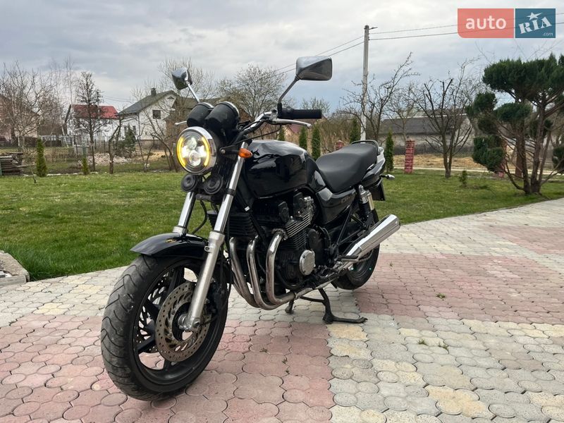 Мотоцикл Без обтекателей (Naked bike) Honda CB 750