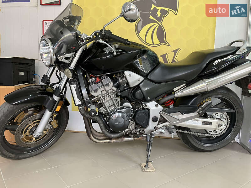 Мотоцикл Классик Honda CB 900F Hornet