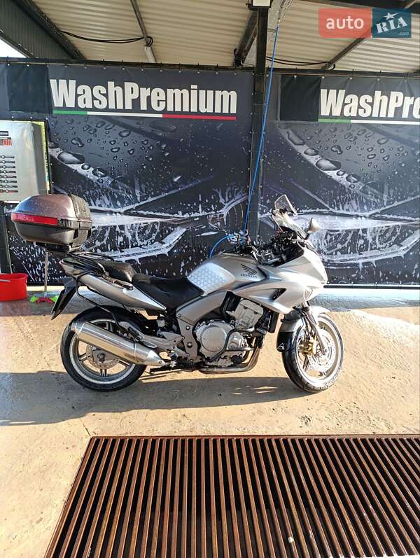 Мотоцикл Классик Honda CBF 1000