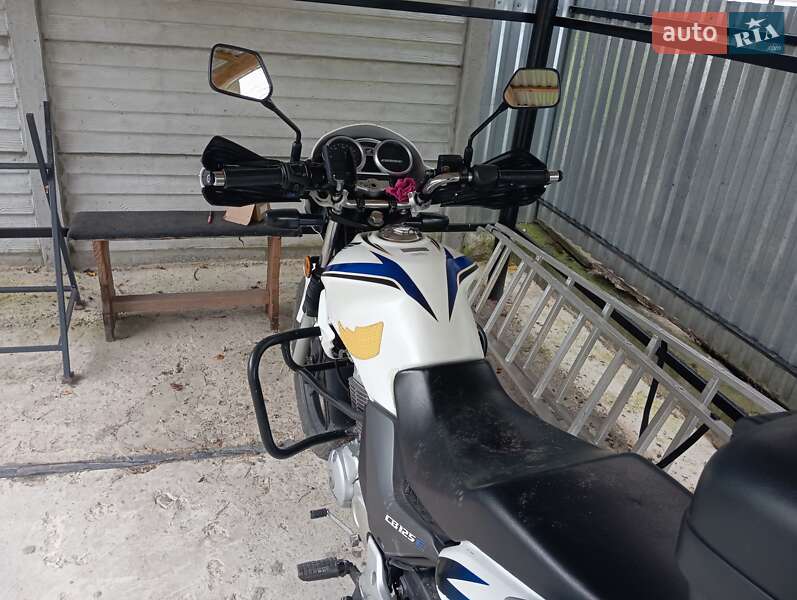 Мотоцикл Классик Honda CBF 125