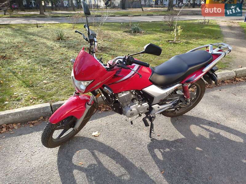 Мотоцикл Без обтекателей (Naked bike) Honda CBF 125