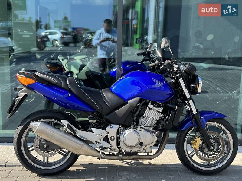 Мотоцикл Без обтекателей (Naked bike) Honda CBF 500