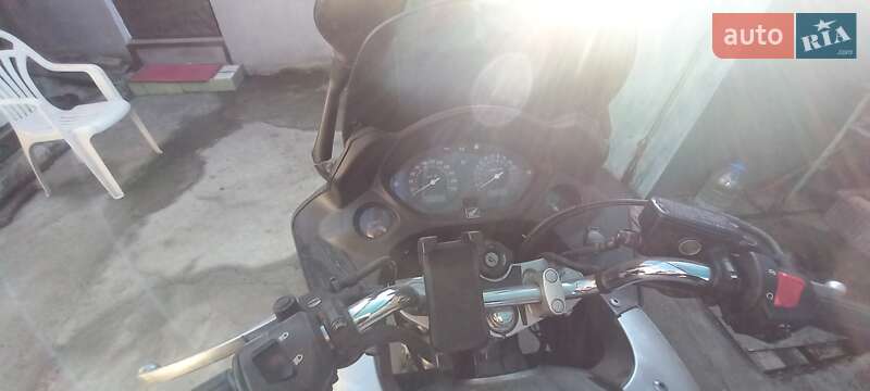 Мотоцикл Спорт-туризм Honda CBF 600