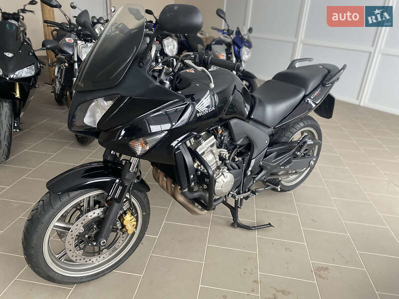 Спортбайк Honda CBF 600