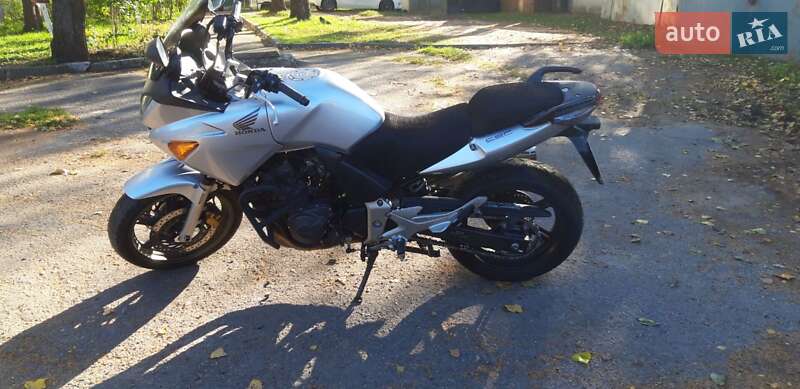 Мотоцикл Спорт-туризм Honda CBF 600N