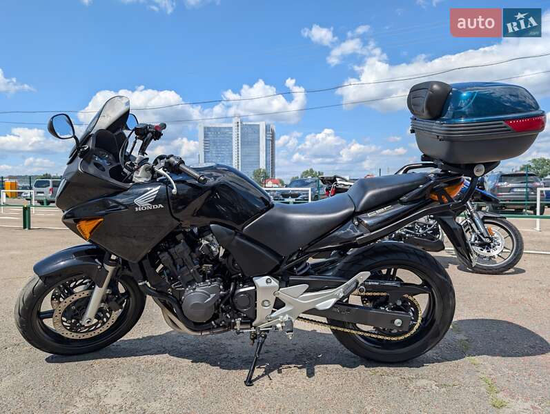 Мотоцикл Без обтекателей (Naked bike) Honda CBF 600S