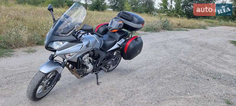 Мотоцикл Спорт-туризм Honda CBF 600SA