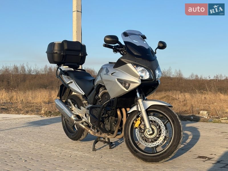 Мотоцикл Классик Honda CBF 600SA