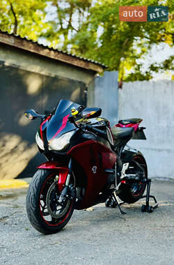 Honda CBR 1000RR  2010