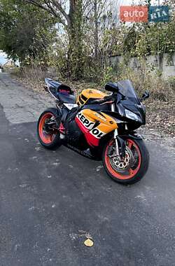 Honda CBR 1000RR  2007