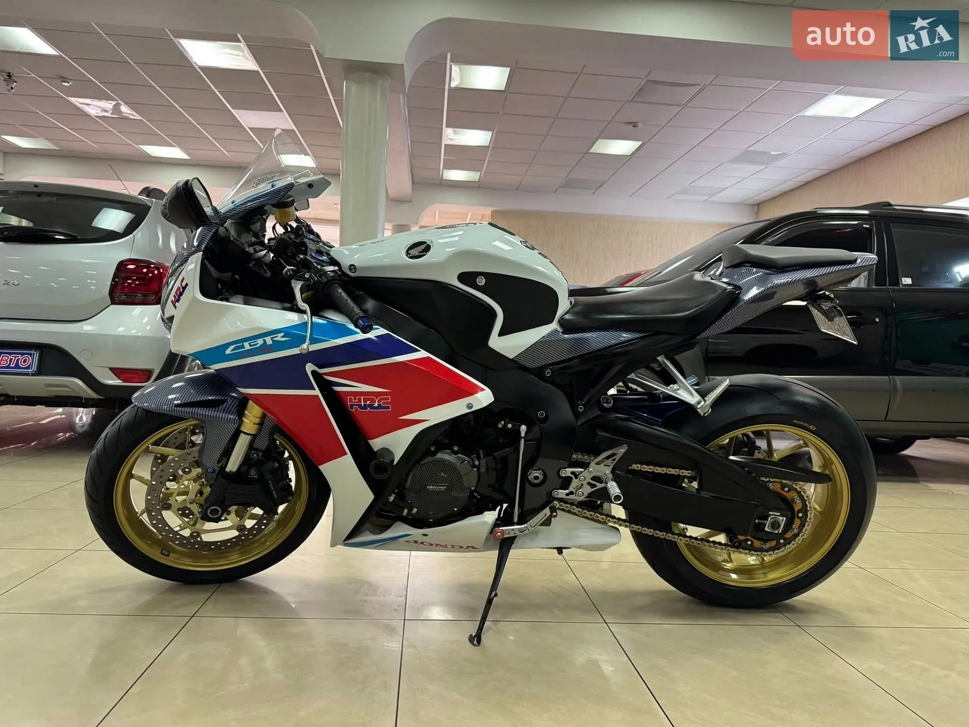 Honda CBR 1000RR 2014 VIN JH2SC59L6DK400107 фото оголошення 3 з 17