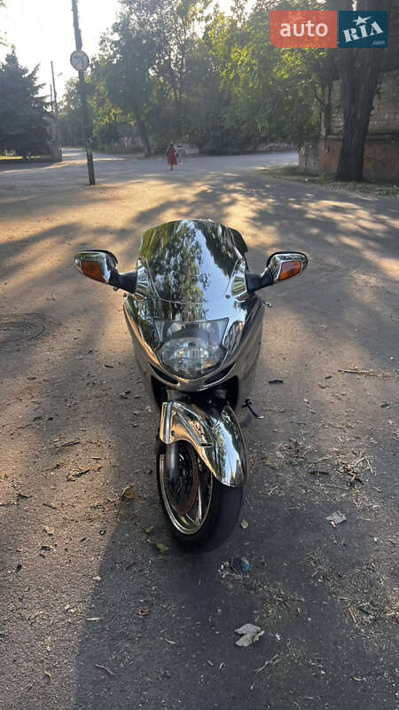 Мотоцикл Спорт-туризм Honda CBR 1100XX Blackbird