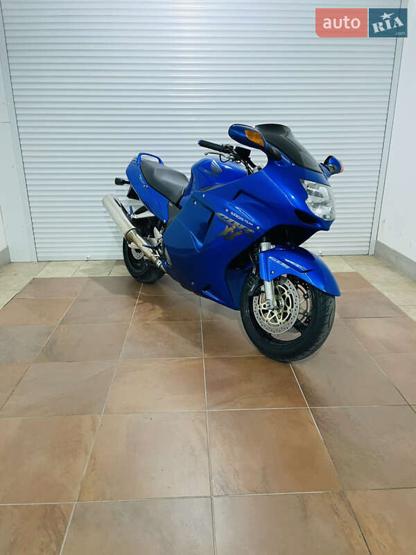Мотоцикл Спорт-туризм Honda CBR 1100XX