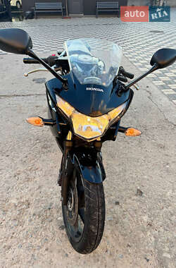 Honda CBR 250R 2013
