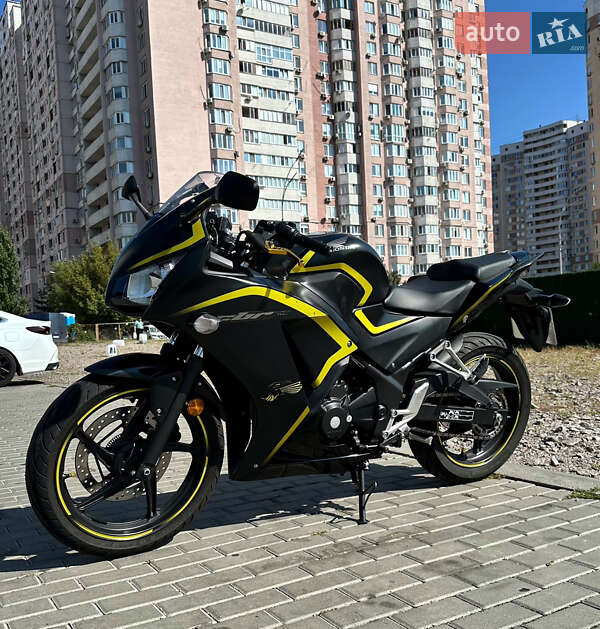 Honda CBR 300RA