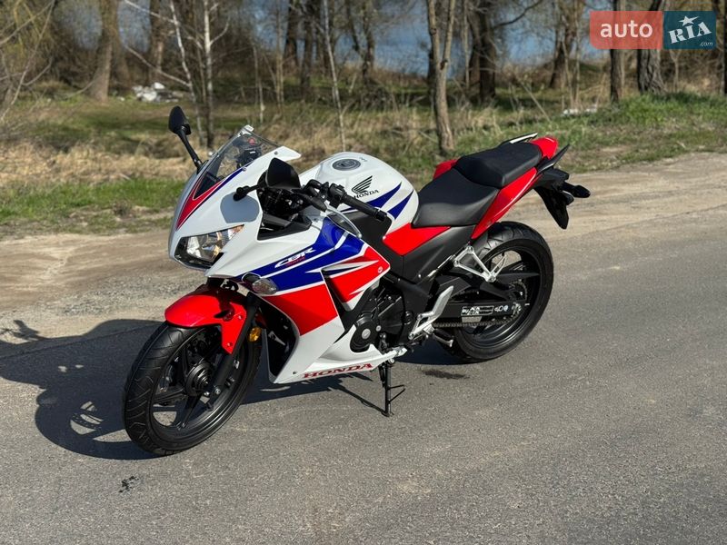 Honda CBR 300RA