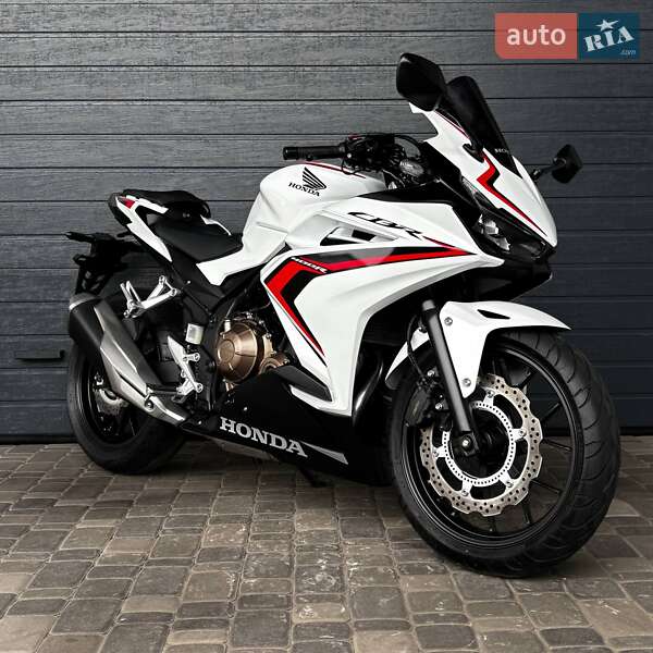 Мотоцикл Без обтекателей (Naked bike) Honda CBR 400R