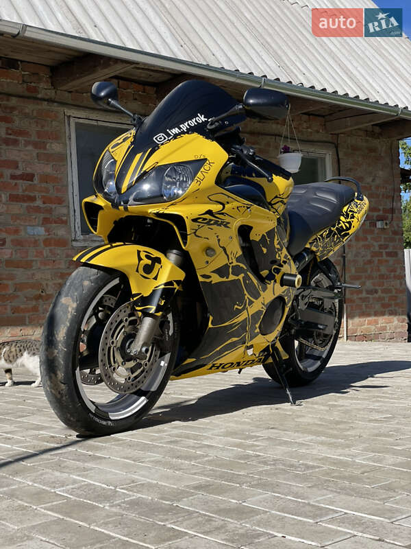 Спортбайк Honda CBR 600F4i