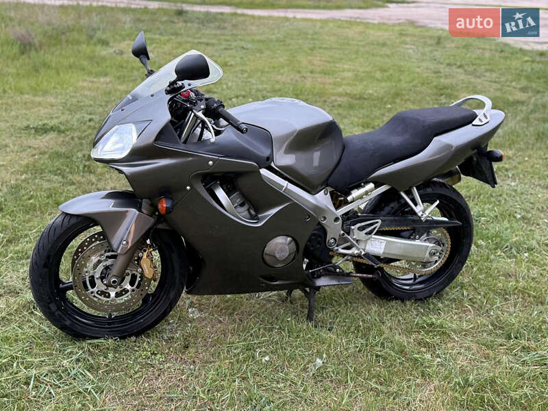 Мотоцикл Спорт-туризм Honda CBR 600F4i