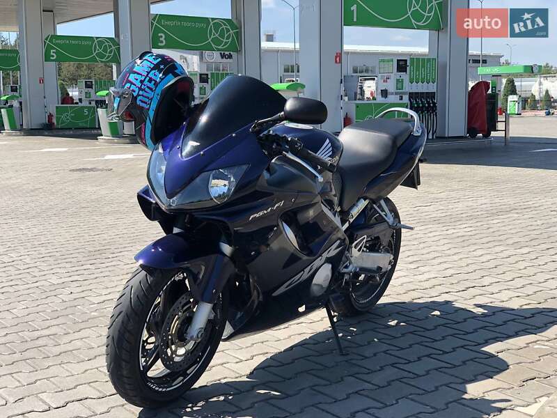 Мотоцикл Спорт-туризм Honda CBR 600F4i