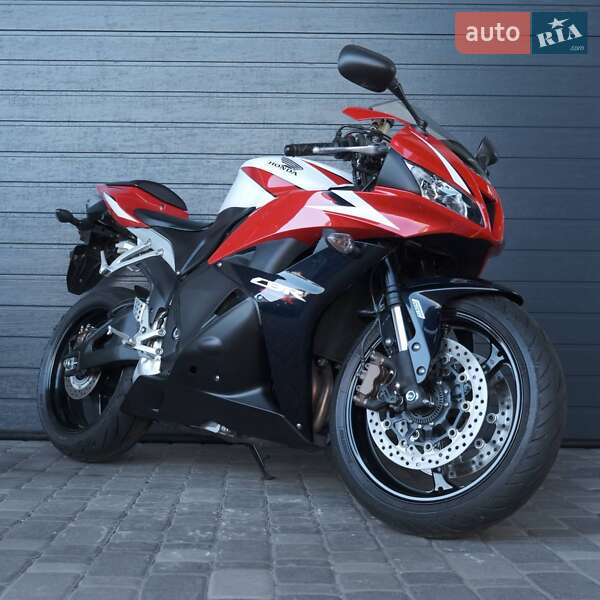 Мотоцикл Без обтекателей (Naked bike) Honda CBR 600RR