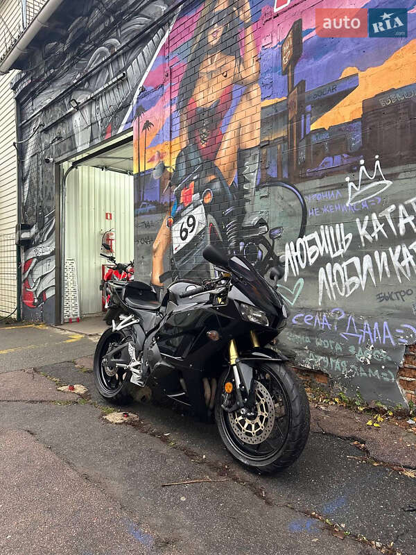 Спортбайк Honda CBR 600RR