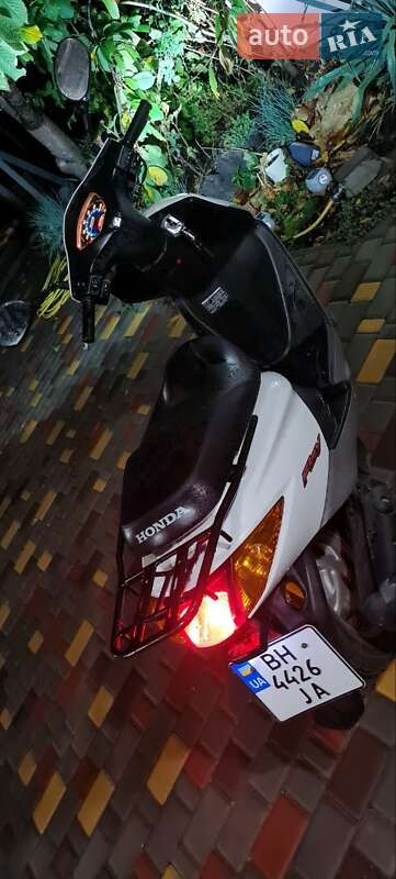 Скутер Honda CHS 125