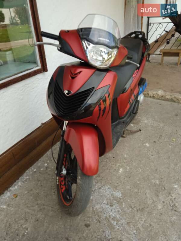Honda CHS 125