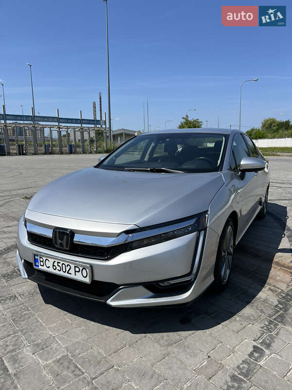 Седан Honda Clarity