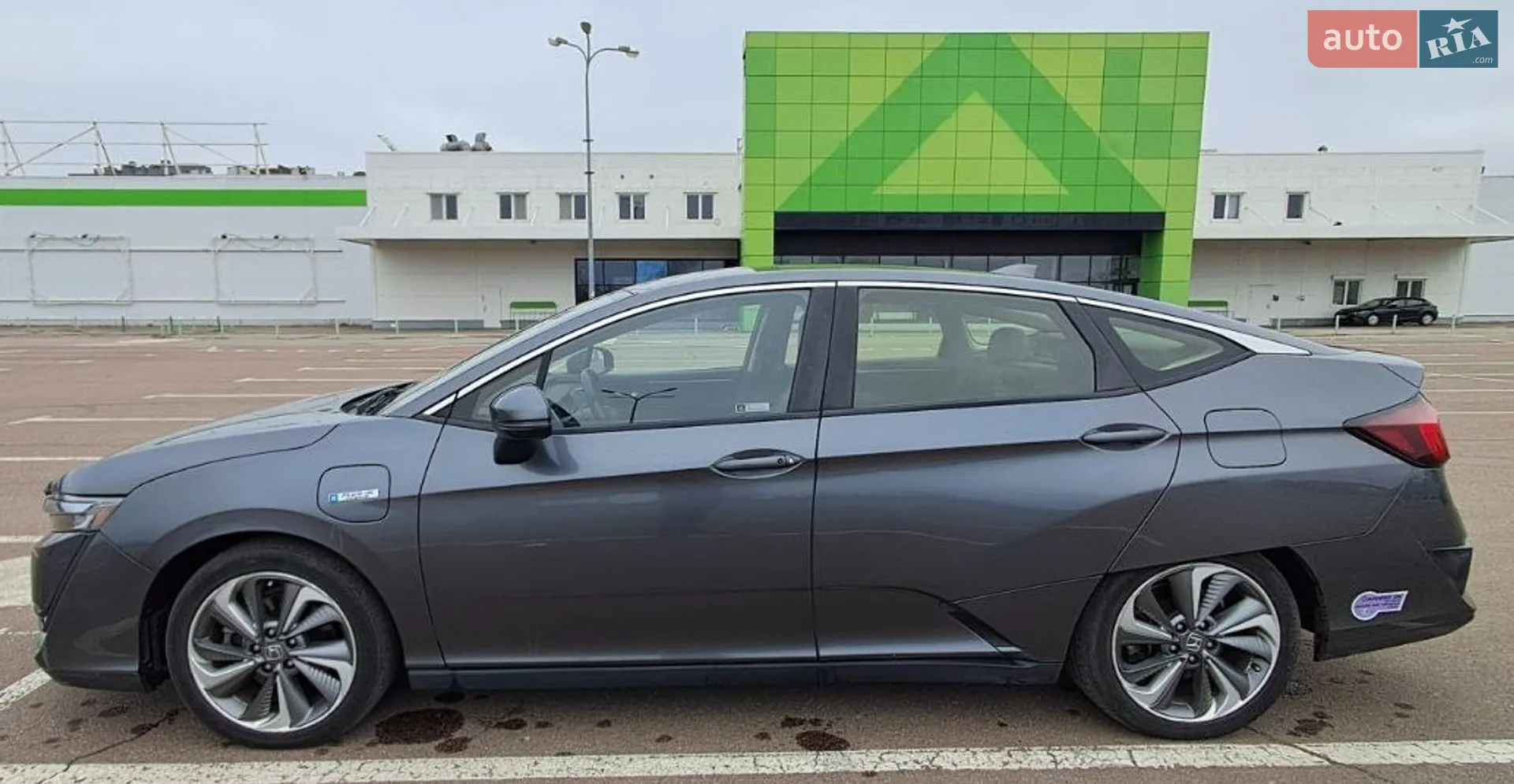 Honda Clarity 2019 VIN JHMZC5F38KC002415 фото оголошення 2 з 16