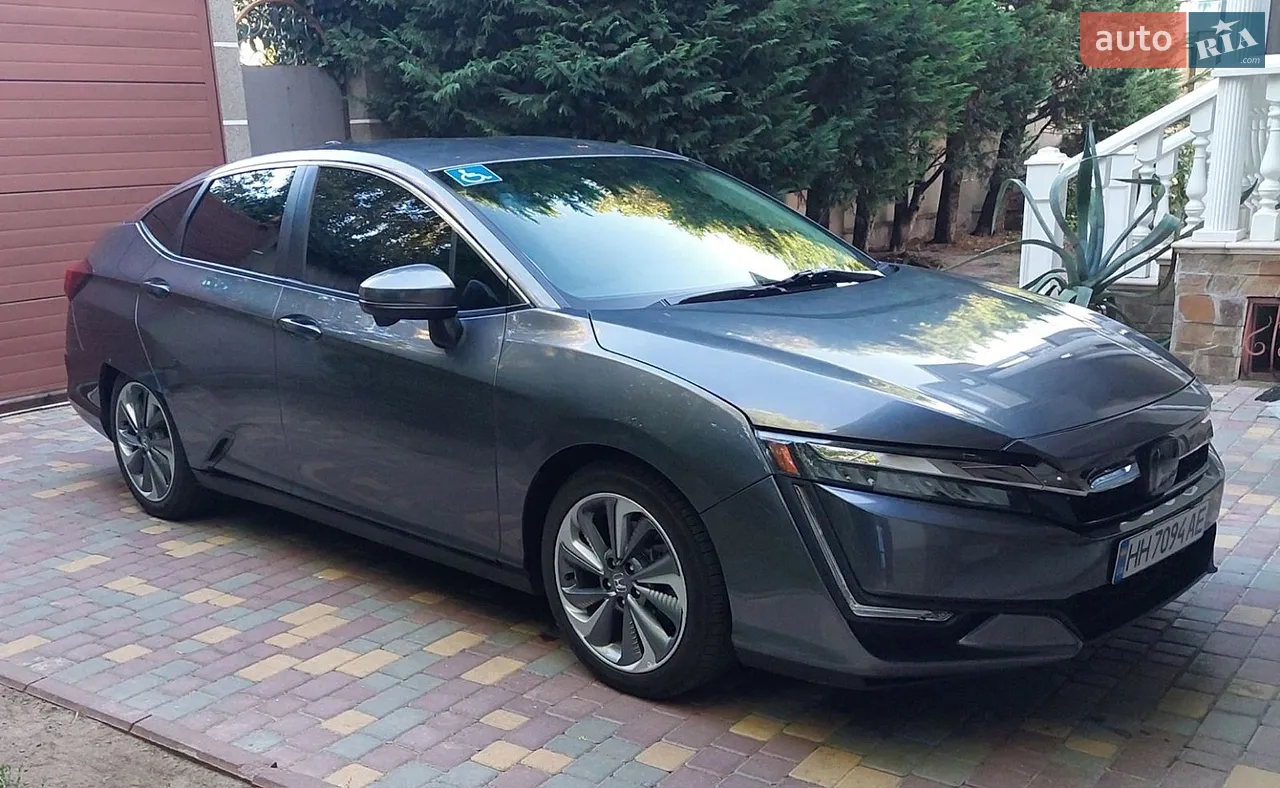 2020 Honda FCX Clarity - фото 1