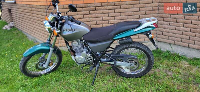 Мотоцикл Классік Honda CLR 125 CityFly